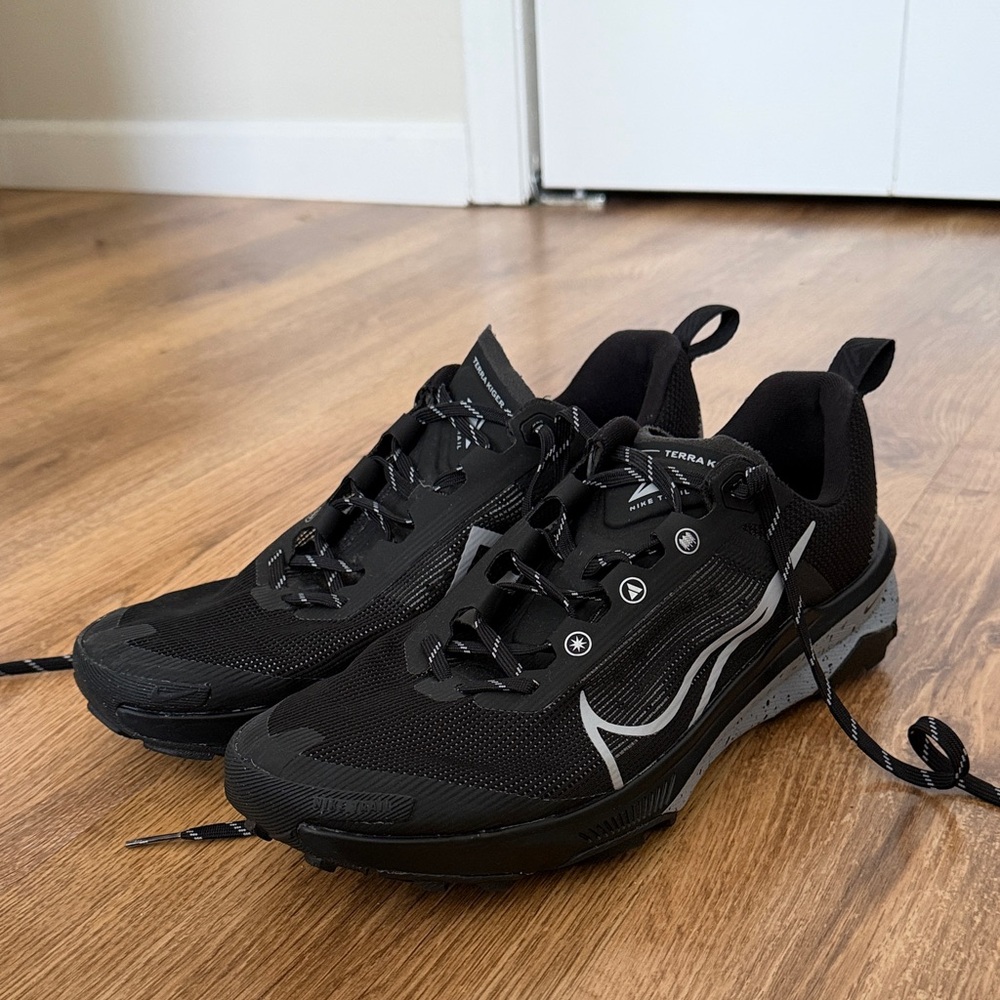 Women’s Nike Trail Running Shoes Size 11